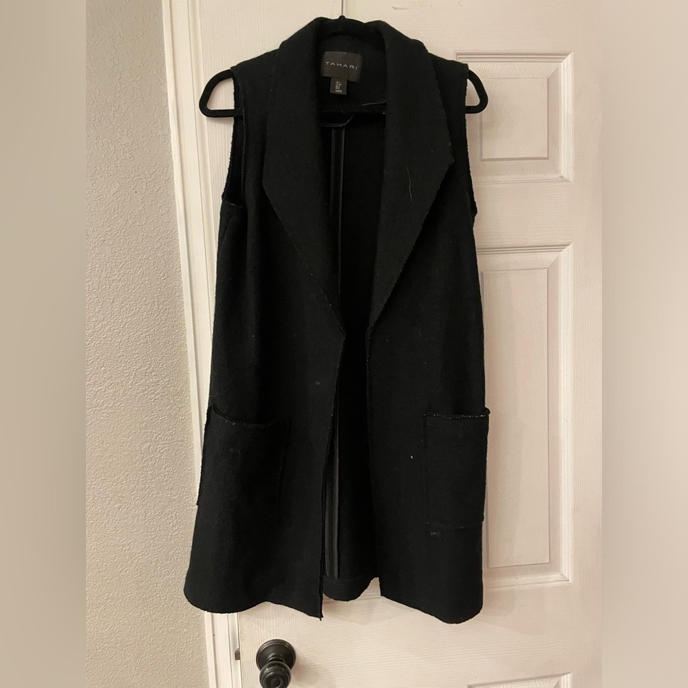 Tahari sleeves long cardigan.